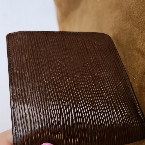 Louis Vuitton Brown Epi Bifold Wallet - Picture 4 of 15